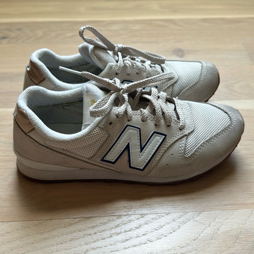 Women’s’ New Balance X J. Crew 996 Sneakers - Size 5.5